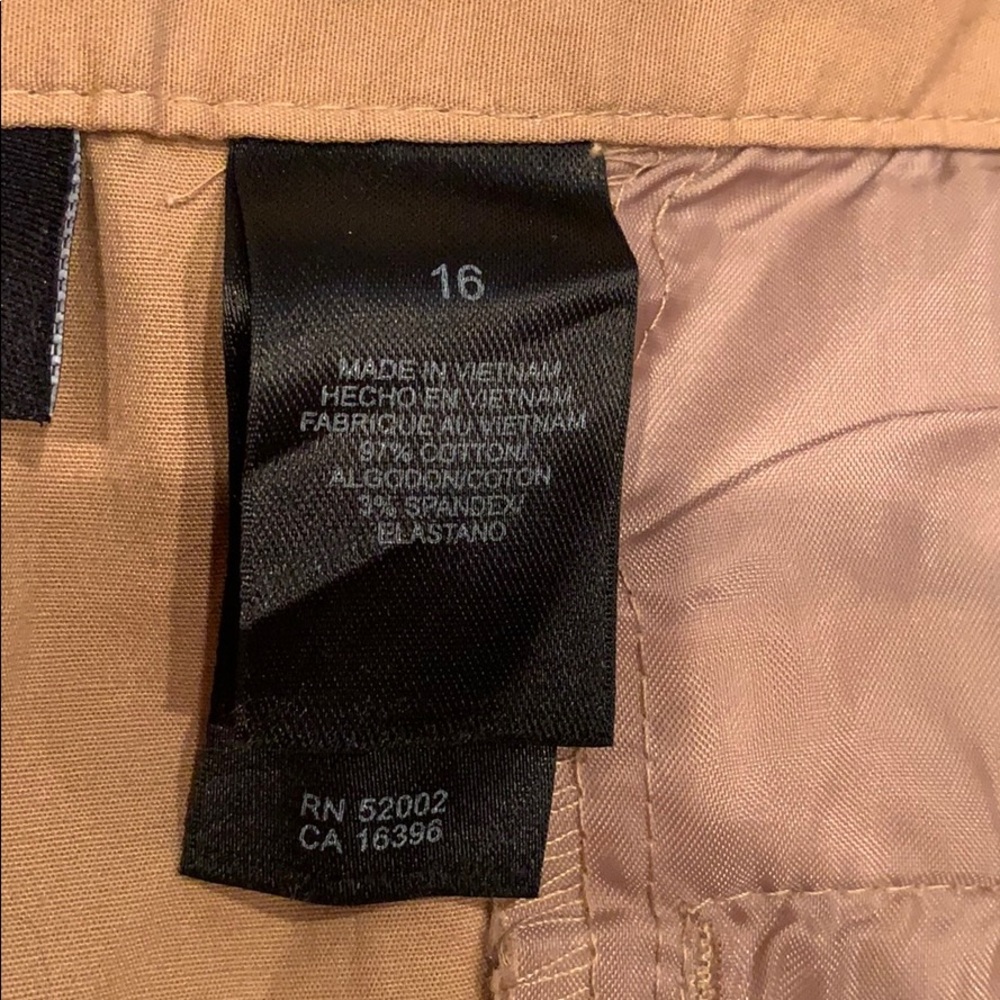 NEW Women’s Shorts 16 Axcess 😃 - Picture 6 of 6